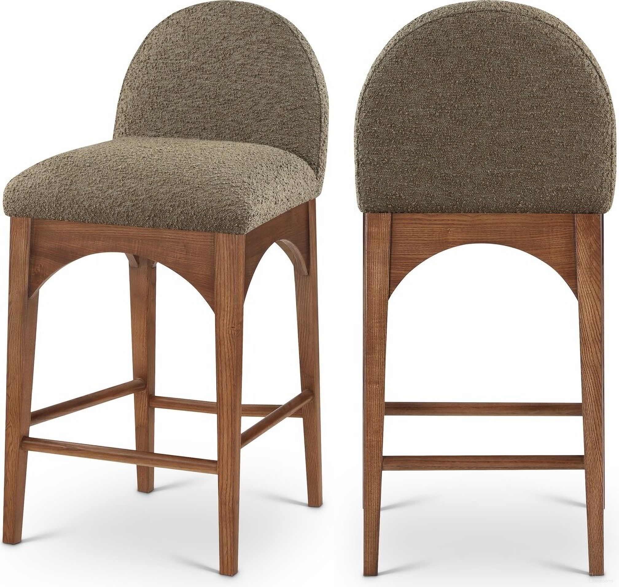 The appearance of Waldorf Boucle Fabric Stool In Olive/walnut designed by Meridian in the modern / contemporary interior design. This olive piece of furniture was selected by 1StopBedrooms from Waldorf Collection to add a touch of cosiness and style into your home. Sku: 399Olive-C. Material: Wood.