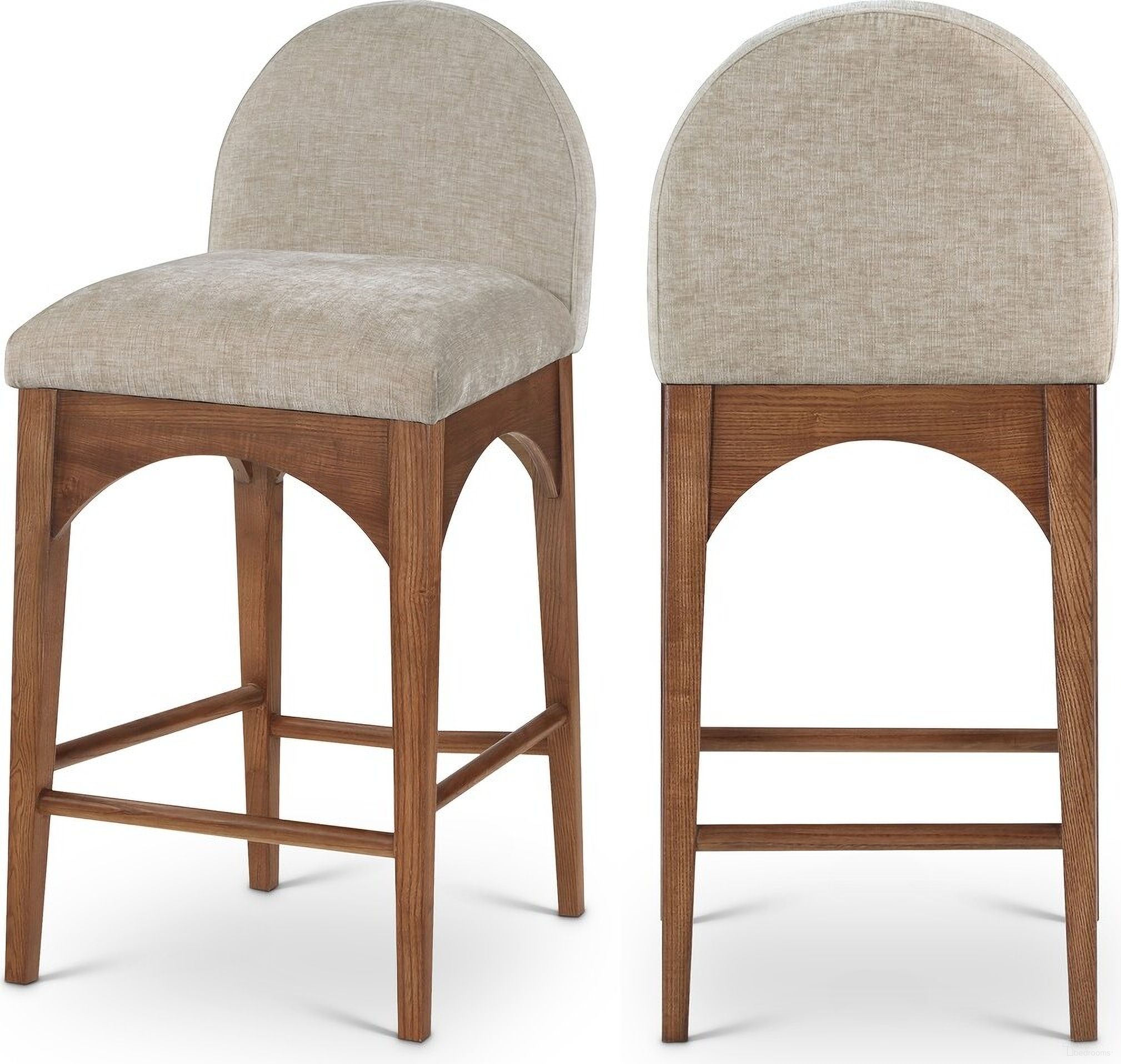 The appearance of Waldorf Chenille Fabric Stool In Beige/walnut designed by Meridian in the modern / contemporary interior design. This beige piece of furniture was selected by 1StopBedrooms from Waldorf Collection to add a touch of cosiness and style into your home. Sku: 393Beige-C. Material: Wood.