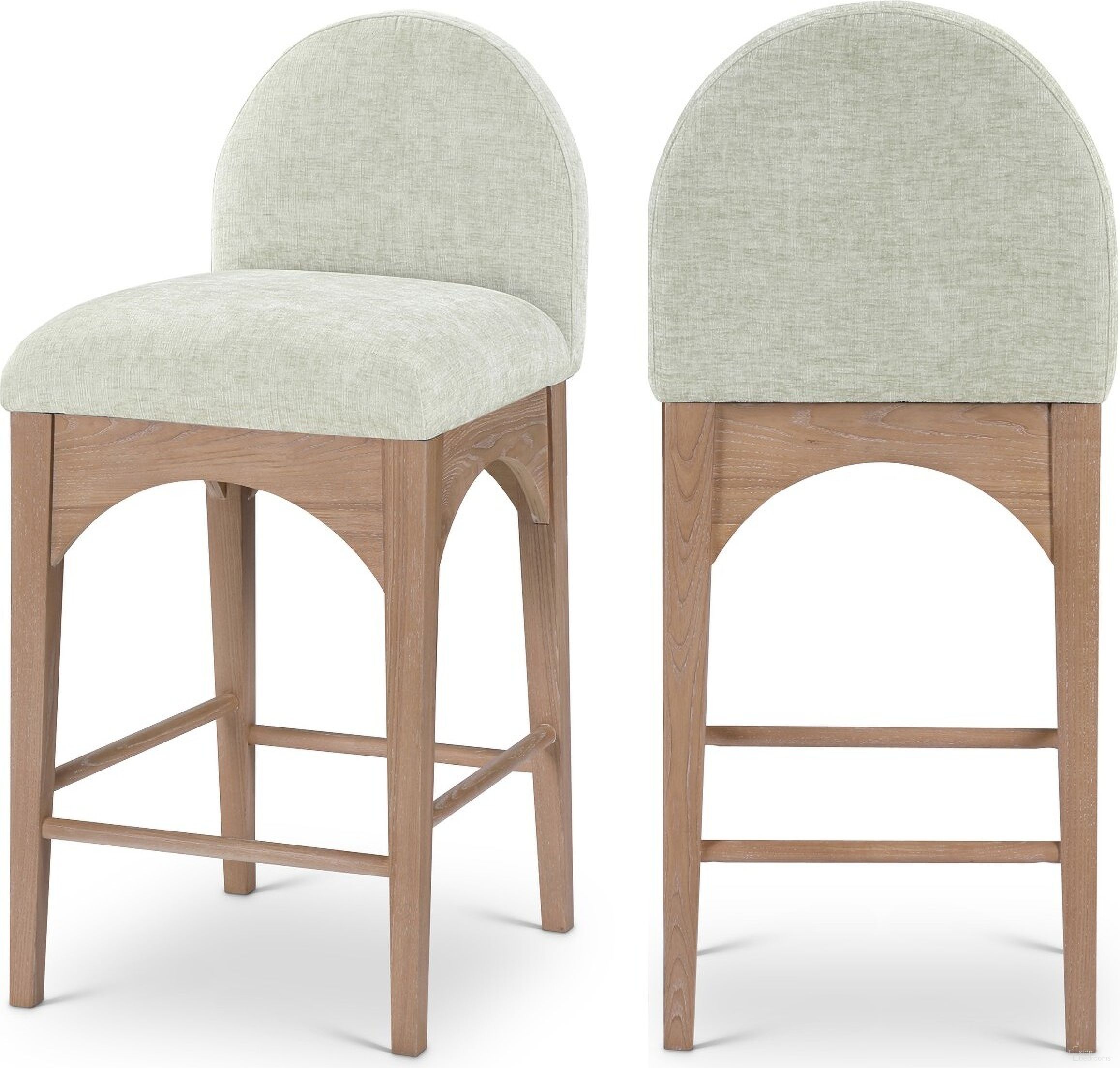 The appearance of Waldorf Chenille Fabric Stool In Mint/Natural designed by Meridian in the modern / contemporary interior design. This mint piece of furniture was selected by 1StopBedrooms from Waldorf Collection to add a touch of cosiness and style into your home. Sku: 390Mint-C. Material: Wood.
