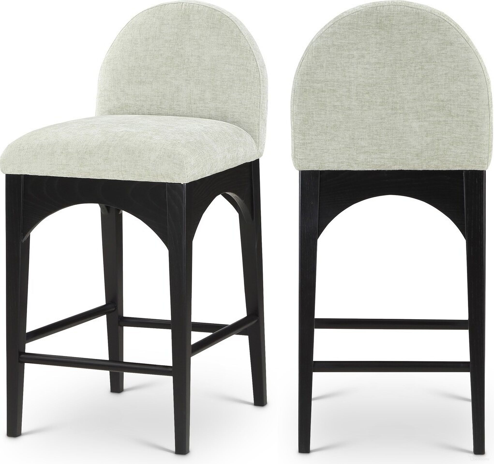 The appearance of Waldorf Chenille Fabric Stool In Mint/Black designed by Meridian in the modern / contemporary interior design. This mint piece of furniture was selected by 1StopBedrooms from Waldorf Collection to add a touch of cosiness and style into your home. Sku: 392Mint-C. Material: Wood.