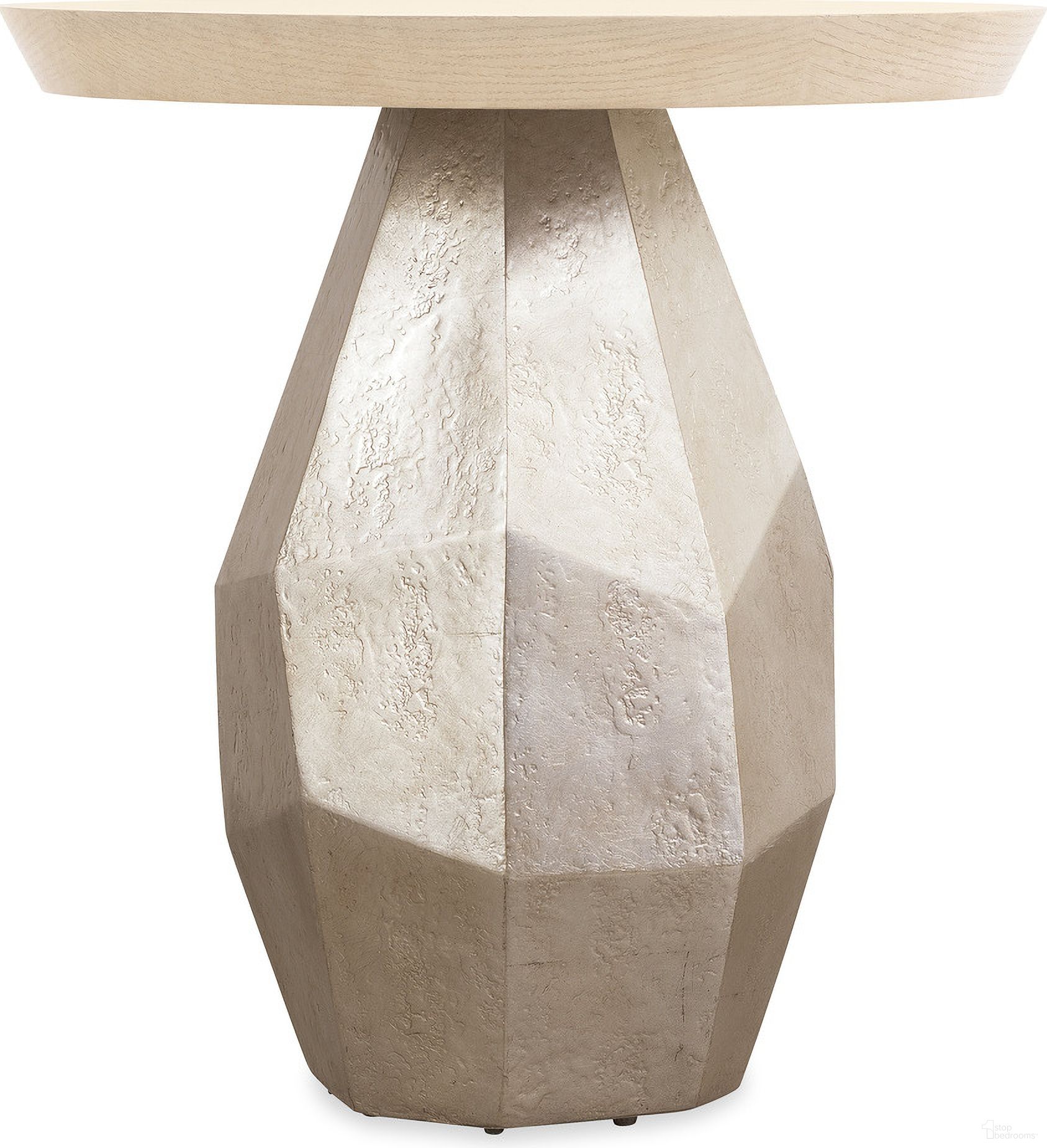 The appearance of Westwood Accent Table In Silver designed by Hooker in the modern / contemporary interior design. This silver piece of furniture was selected by 1StopBedrooms from Westwood Collection to add a touch of cosiness and style into your home. Sku: 6133-80001-80. Material: Oak Veneer.