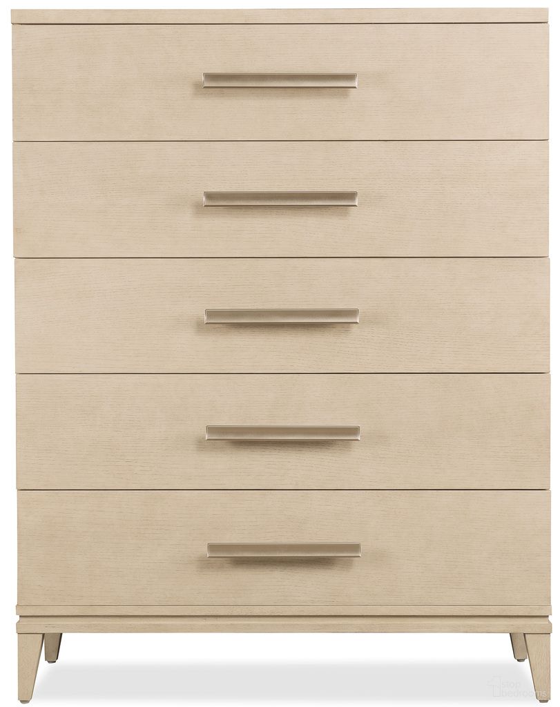 The appearance of Westwood Five Drawer Chest In Light Wood designed by Hooker in the modern / contemporary interior design. This light wood piece of furniture was selected by 1StopBedrooms from Westwood Collection to add a touch of cosiness and style into your home. Sku: 6133-90010-80. Material: Oak Veneer.