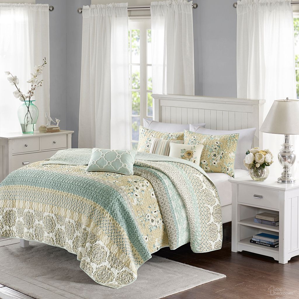 The appearance of Willa 6 Piece Cotton Quilt Set with Throw Pillows In Green designed by Olliix in the country / farmhouse interior design. This green piece of furniture was selected by 1StopBedrooms from Willa Collection to add a touch of cosiness and style into your home. Sku: MP13-3241. Material: Polyester. Bed Size: King.