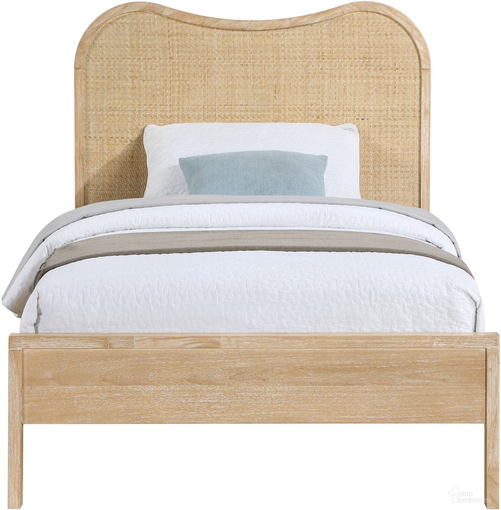 The appearance of Windsor Rubberwood Twin Bed In Natural and Natural designed by Meridian in the transitional interior design. This natural piece of furniture was selected by 1StopBedrooms from Windsor Collection to add a touch of cosiness and style into your home. Sku: 66072Natural-T Box 1/3 (Headboard);66072Natural-T Box 2/3 (Footboard / Slats);66072Natural-T Box 3/3 (Rails). Bed Size: Twin. Material: Rubberwood.