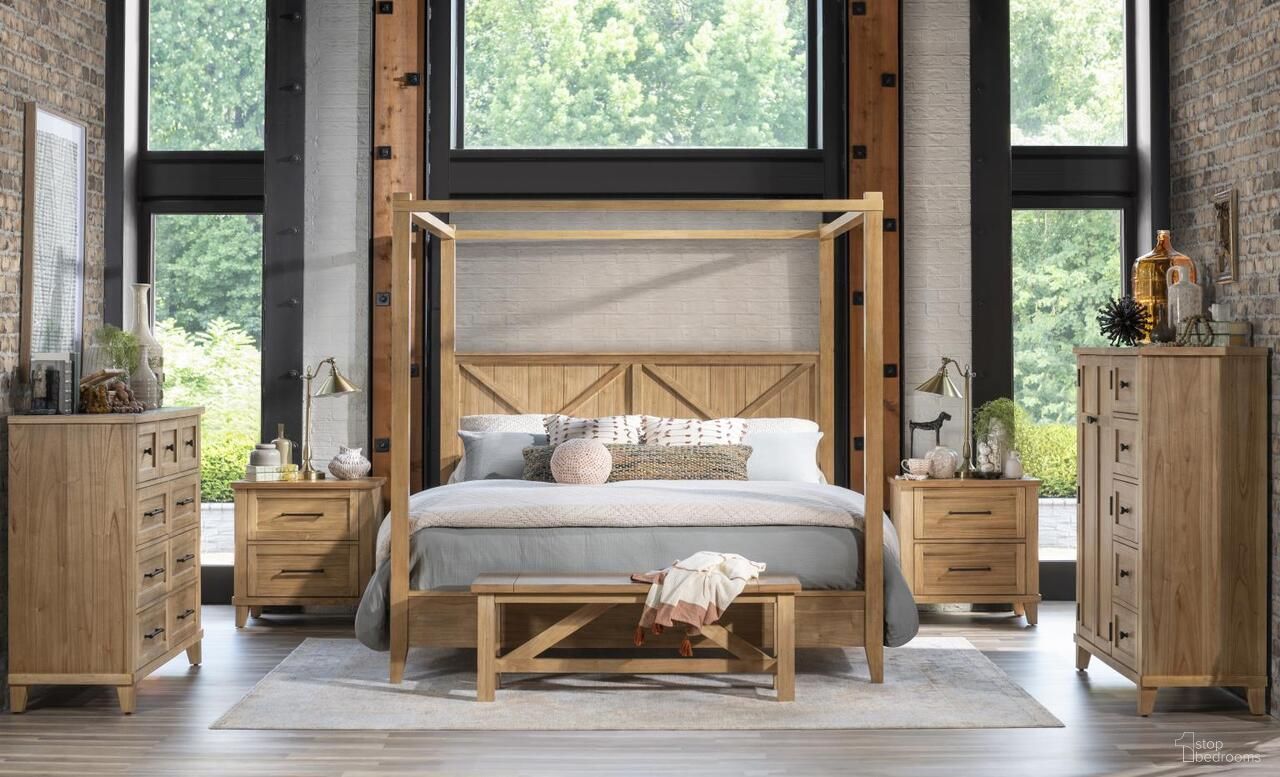 XXX's And OOO's Canopy Bedroom Set In Amber