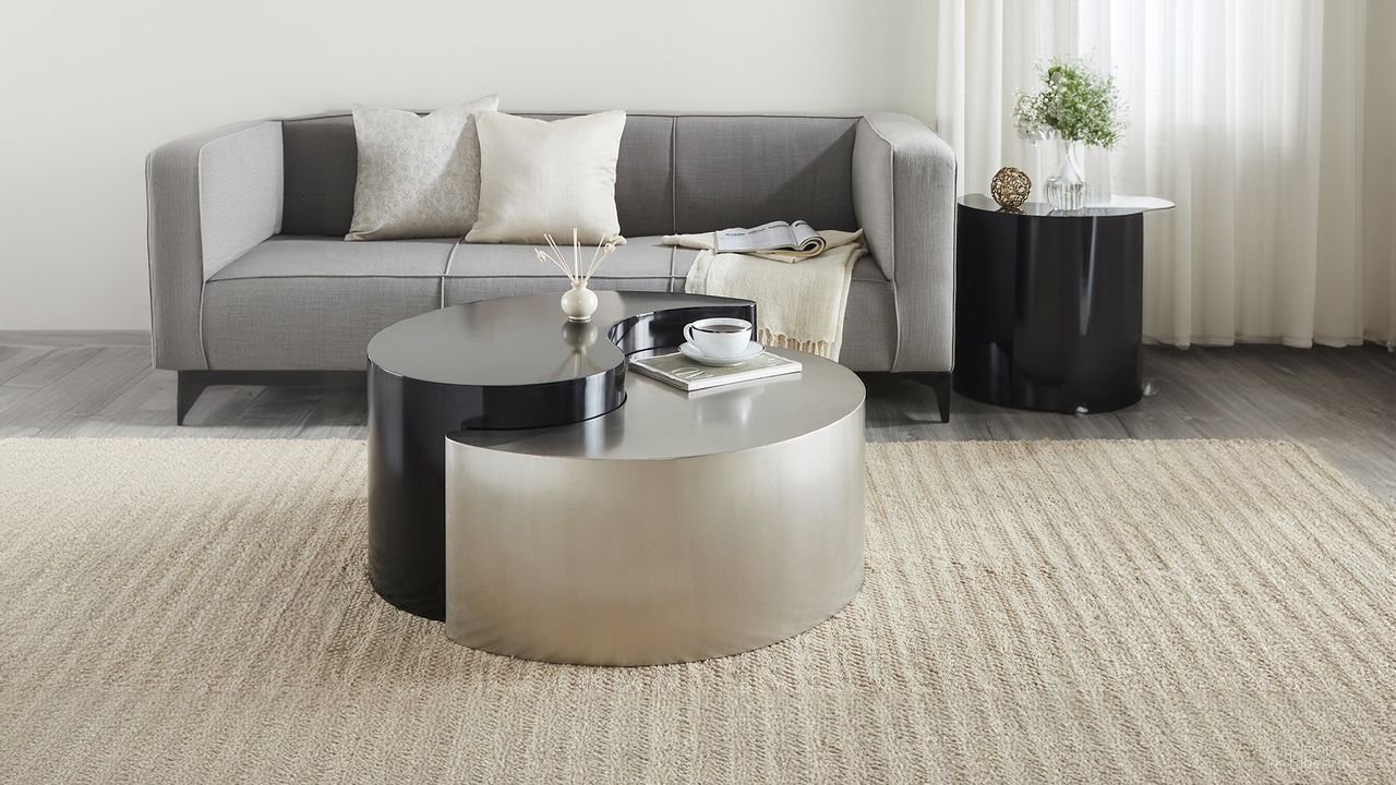 The appearance of Ying Yang Coffee Table In Black and Silver designed by Galaxy Home Furnishings in the modern / contemporary interior design. This silver and black piece of furniture  was selected by 1StopBedrooms from Ying Yang Collection to add a touch of cosiness and style into your home. Sku: 601955553063. Material: Iron.