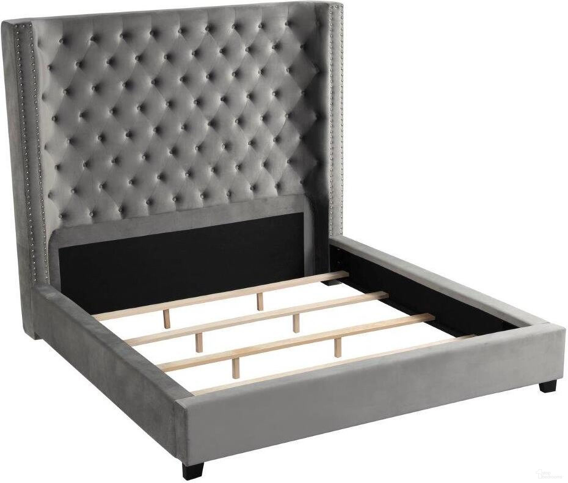 Yvonne Velvet Upholstered California King Platform Bed In Gray
