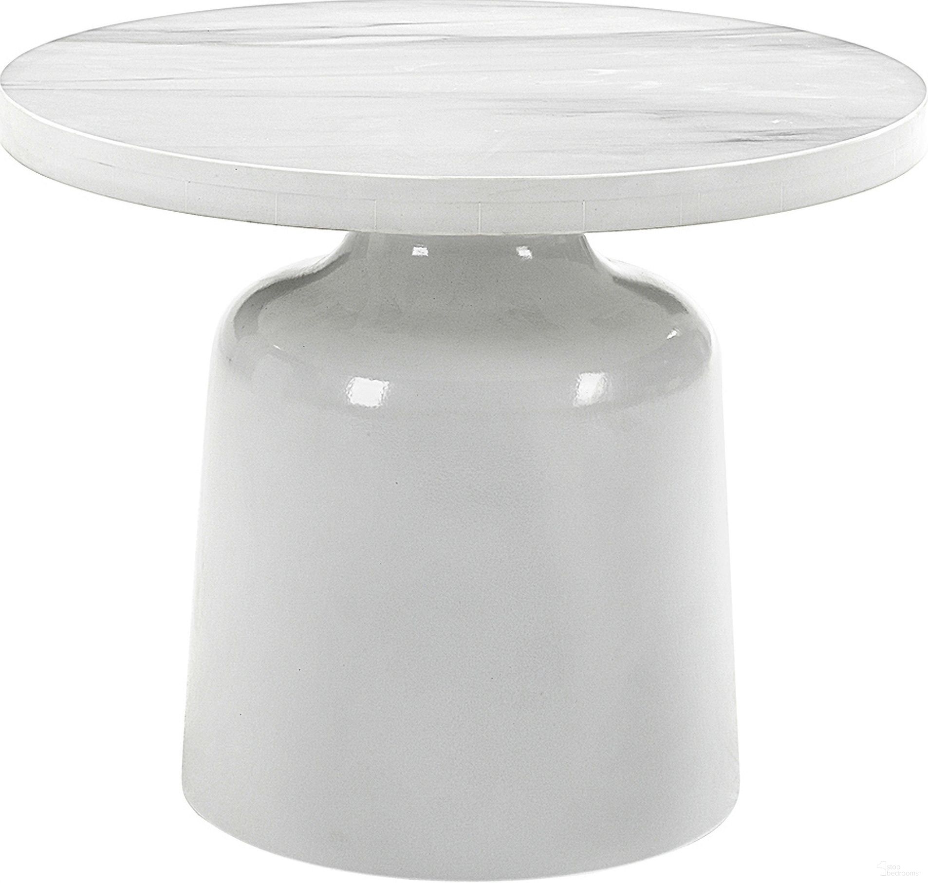 The appearance of Zaid End Table In White High Gloss designed by ACME in the modern / contemporary interior design. This white high gloss piece of furniture  was selected by 1StopBedrooms from Zaid Collection to add a touch of cosiness and style into your home. Sku: LV04226-1;LV04226-2. Material: Metal.