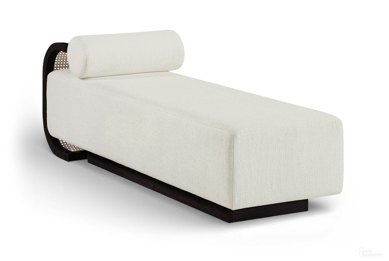Zephyr Linen Textured Fabric Upholstered Chaise In Cream