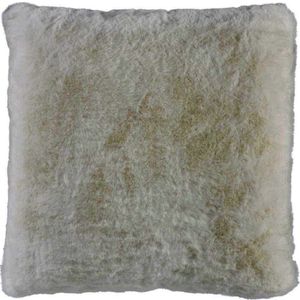 The appearance of Gariland White Pillow Set of 4 designed by Signature Design by Ashley in the interior design. This piece of furniture was selected by 1StopBedrooms from to add a touch of cosiness and style into your home. Sku: ASL-A1000863.