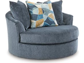Lindyn Ivory Oversized Swivel Accent Chair by Ashley Furniture ...