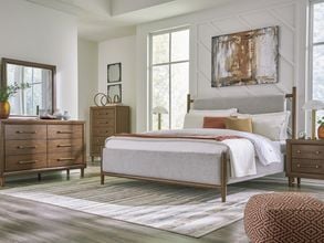 Lyncott Bedroom Set In Brown
